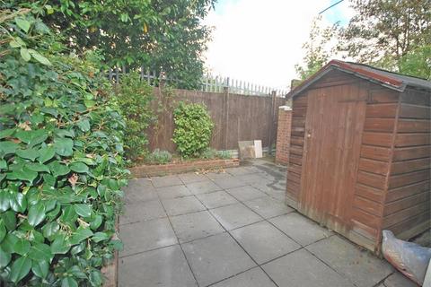 3 bedroom end of terrace house to rent, Staten Gardens, Twickenham