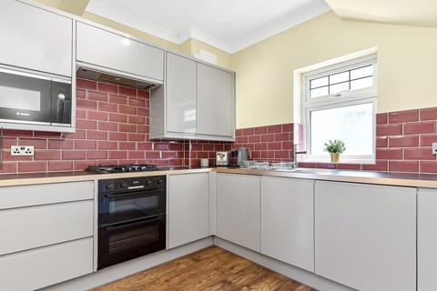 3 bedroom semi-detached house to rent, Waite Davies Road, London SE12