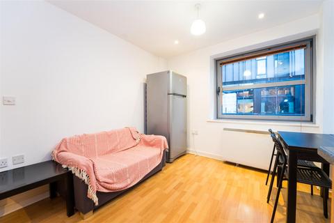 2 bedroom apartment to rent, Montana House, 136 Princess Street, City Centre