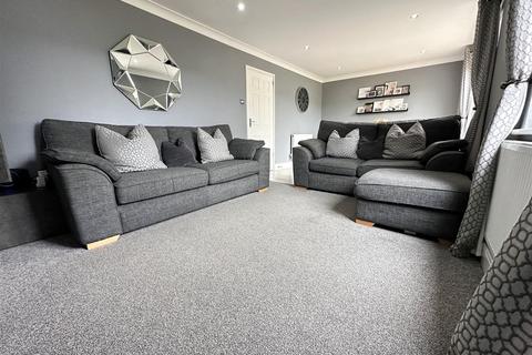 10 Fairbarn Way, Sheffield, S6 5QE