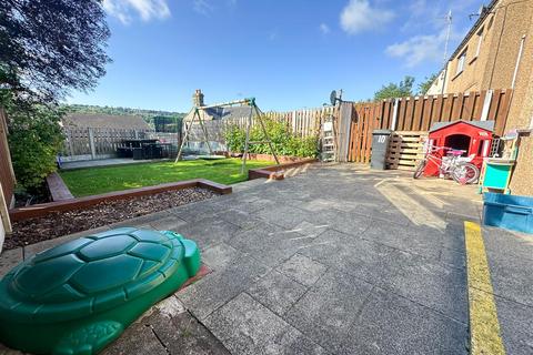 10 Fairbarn Way, Sheffield, S6 5QE