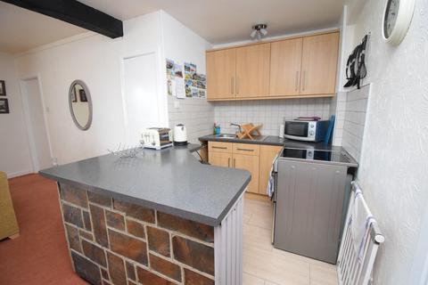 2 bedroom flat for sale, Porthmadog