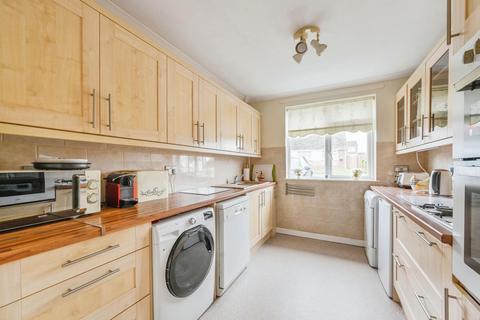 5 Odiham Close, Tamworth, B79 8SB