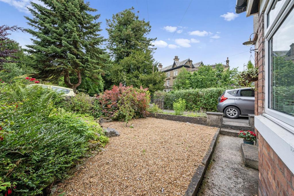 Front Garden and front driveway.jpg