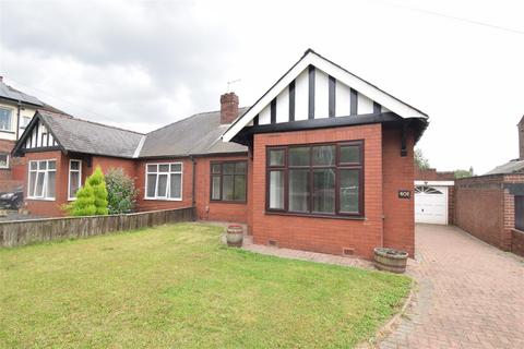 2 bedroom semi-detached bungalow to rent, Horbury Road, Wakefield WF2