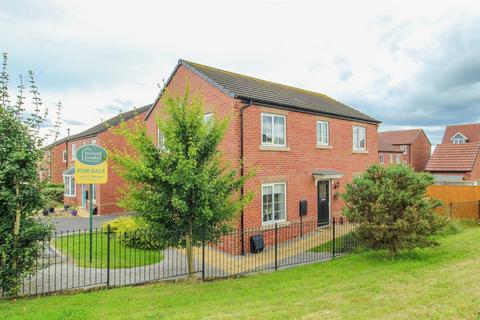 4 bedroom detached house for sale, Craig Hopson Avenue, Castleford WF10