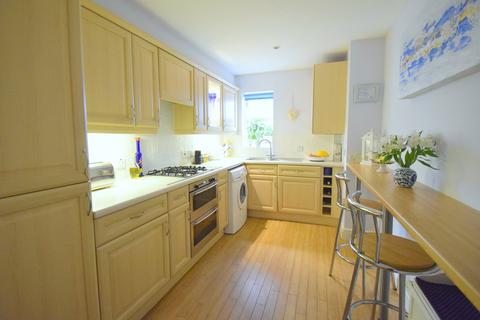 4 Nightingale Walk, Windsor, SL4 3HS