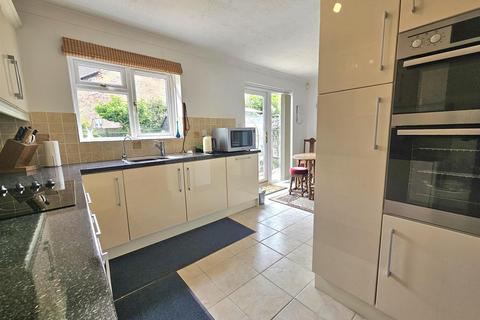 4 bedroom detached house for sale, Sovereign Chase, Staunton, Gloucester