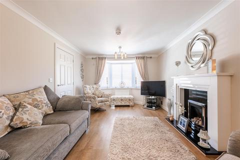 4 bedroom detached house for sale, Portland Way, Clipstone Village