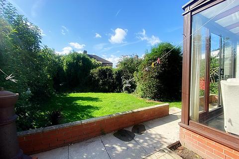 4 bedroom semi-detached house for sale, Dimbula Gardens, Cochrane Park, Heaton