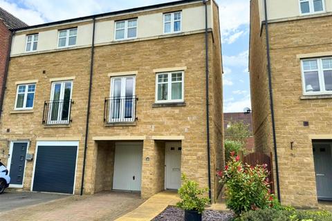 4 bedroom townhouse for sale, St. Martins Field, Otley, LS21 2FN