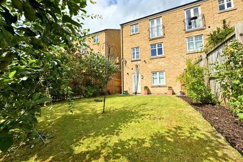 4 bedroom townhouse for sale, St. Martins Field, Otley, LS21 2FN