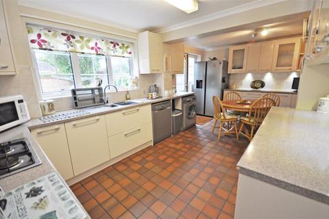 4 bedroom detached house for sale, Howlett Drive, Hailsham