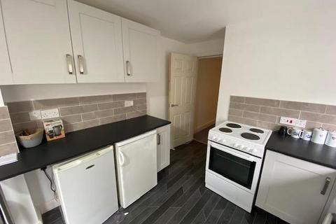 2 bedroom house to rent, Richards Street, Cardiff