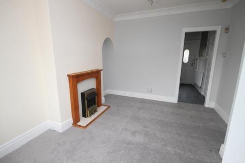 3 bedroom townhouse for sale, Raymond Drive, Bankfoot, Bradford