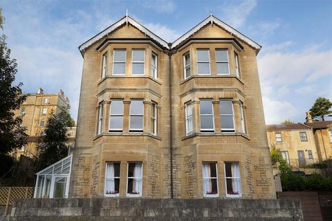 3 bedroom flat to rent, Entry Hill, Bath BA2