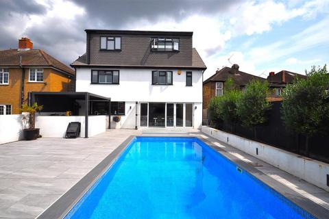 5 bedroom detached house for sale, Pinnacle Hill, Bexleyheath DA7