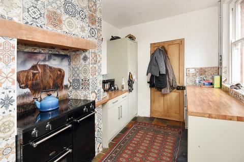 33 High Street, Templecombe, BA8 0JF