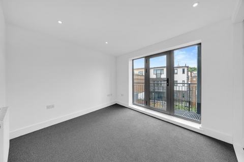 1 bedroom apartment to rent, Trafalgar Road, London