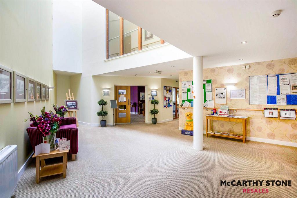 Foyer.jpg