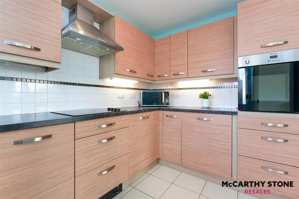 Kitchen(b).jpg