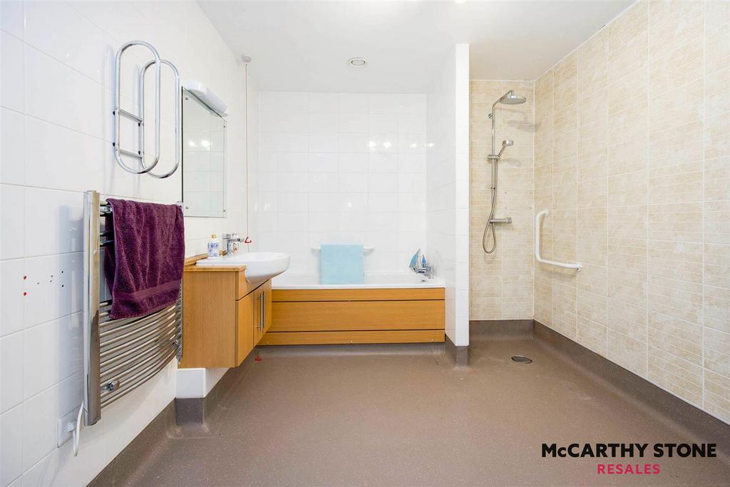 Bathroom.jpg