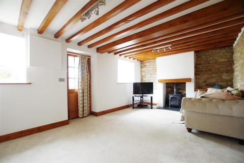 2 bedroom cottage to rent, High Street, Swindon SN4