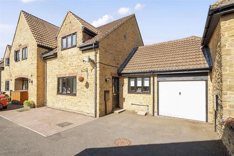 3 bedroom terraced house for sale, Halletts Orchard, Tintinhull, Yeovil