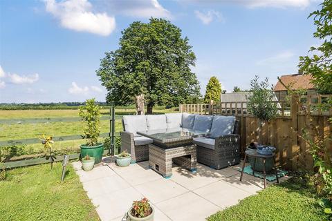 6 Halletts Orchard, Tintinhull, Yeovil, BA22 8DY