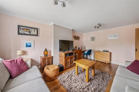 178 Whitton Dene, Isleworth, TW7 7NG