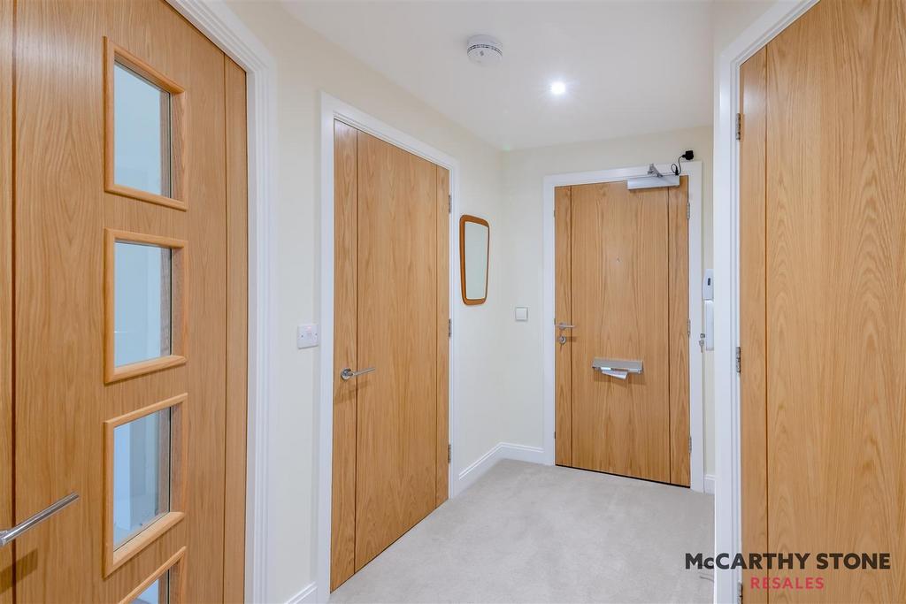 8628691-interior09.jpg