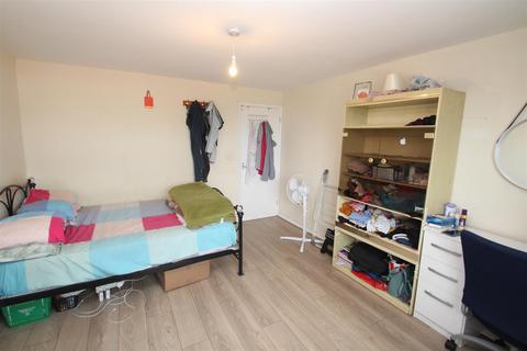 2 bedroom flat to rent, Crabtree Lane, Hemel Hempstead