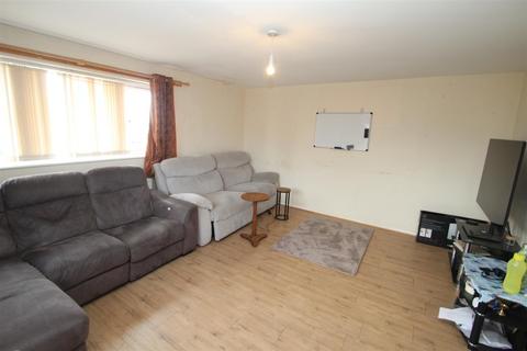 2 bedroom flat to rent, Crabtree Lane, Hemel Hempstead