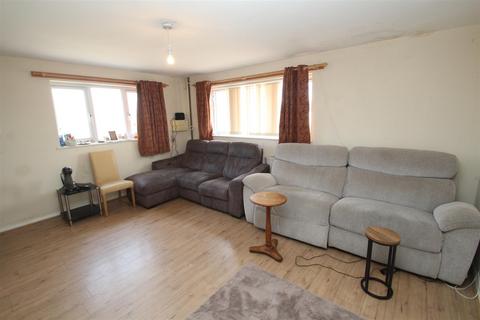 2 bedroom flat to rent, Crabtree Lane, Hemel Hempstead