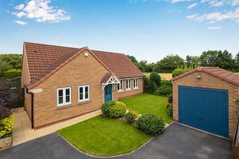 3 bedroom detached bungalow for sale, Fryston View, Leeds LS25