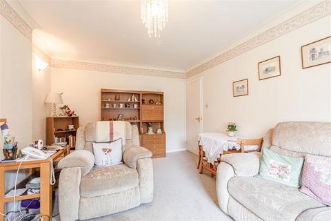 2 bedroom maisonette for sale, Oyster Lane, West Byfleet KT14