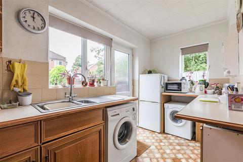 2 bedroom maisonette for sale, Oyster Lane, West Byfleet KT14