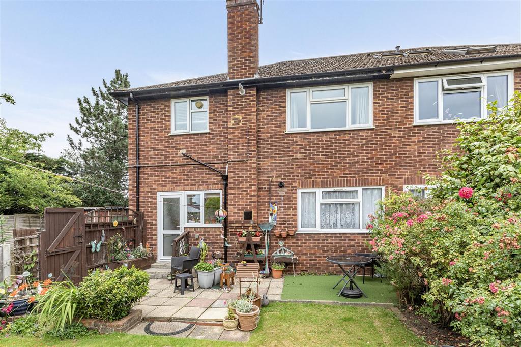 21 Oyster lane, Byfleet - 11.jpg
