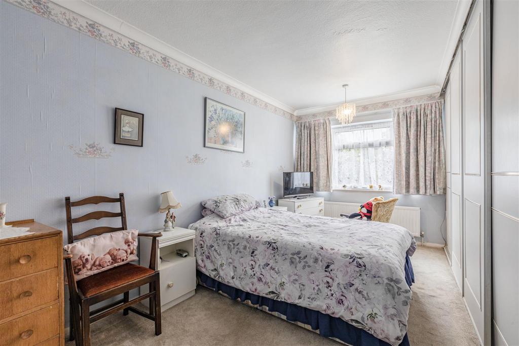 21 Oyster lane, Byfleet - 1.jpg