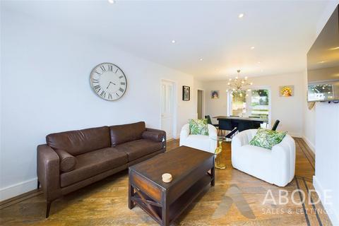 65 Ashby Road, Burton-on-trent, DE15 0NU