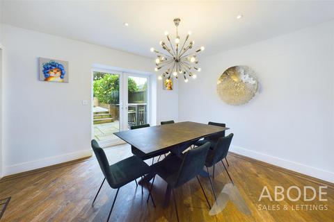 65 Ashby Road, Burton-on-trent, DE15 0NU