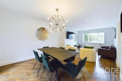65 Ashby Road, Burton-on-trent, DE15 0NU