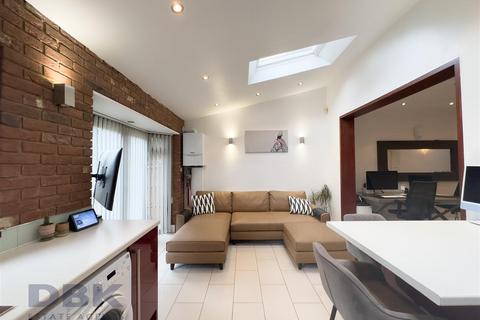 9 The Glen, Southall, UB2 5RS