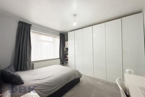 9 The Glen, Southall, UB2 5RS