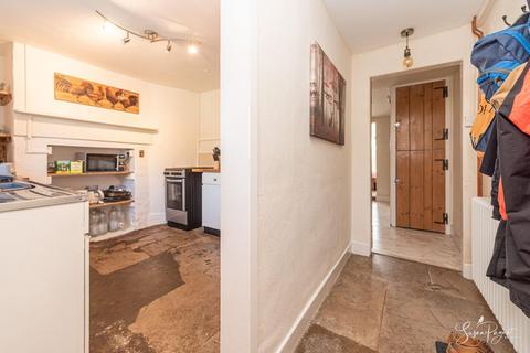 2 bedroom terraced house for sale, Newport Road, Niton