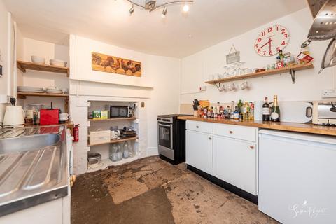 2 bedroom terraced house for sale, Newport Road, Niton