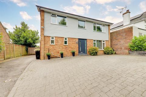 4 bedroom detached house for sale, Durrington Hill, Worthing BN13