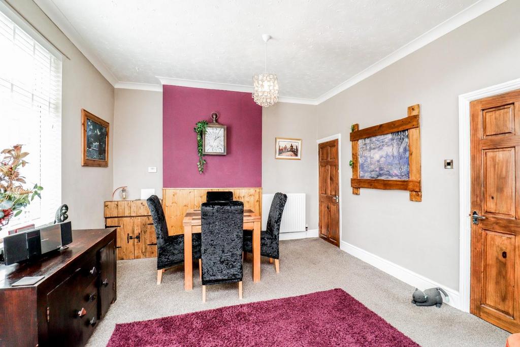 Lounge/Dining Room