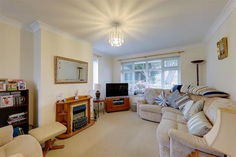 2 bedroom detached bungalow for sale, The Pallant, Worthing BN12