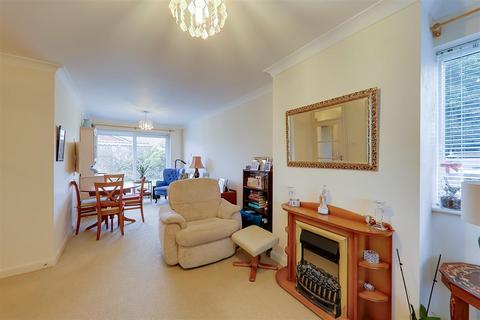 10 The Pallant, Goring By Sea, Worthing, BN12 6AZ